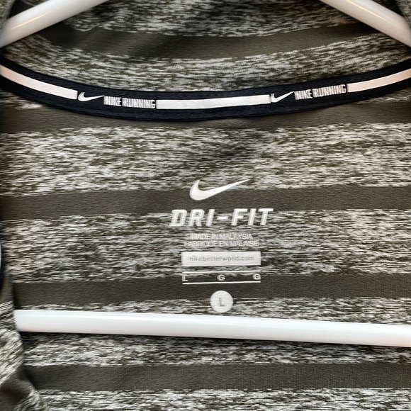 Nike Running 1/4 Zip; Size Large - Picture 3 of 3